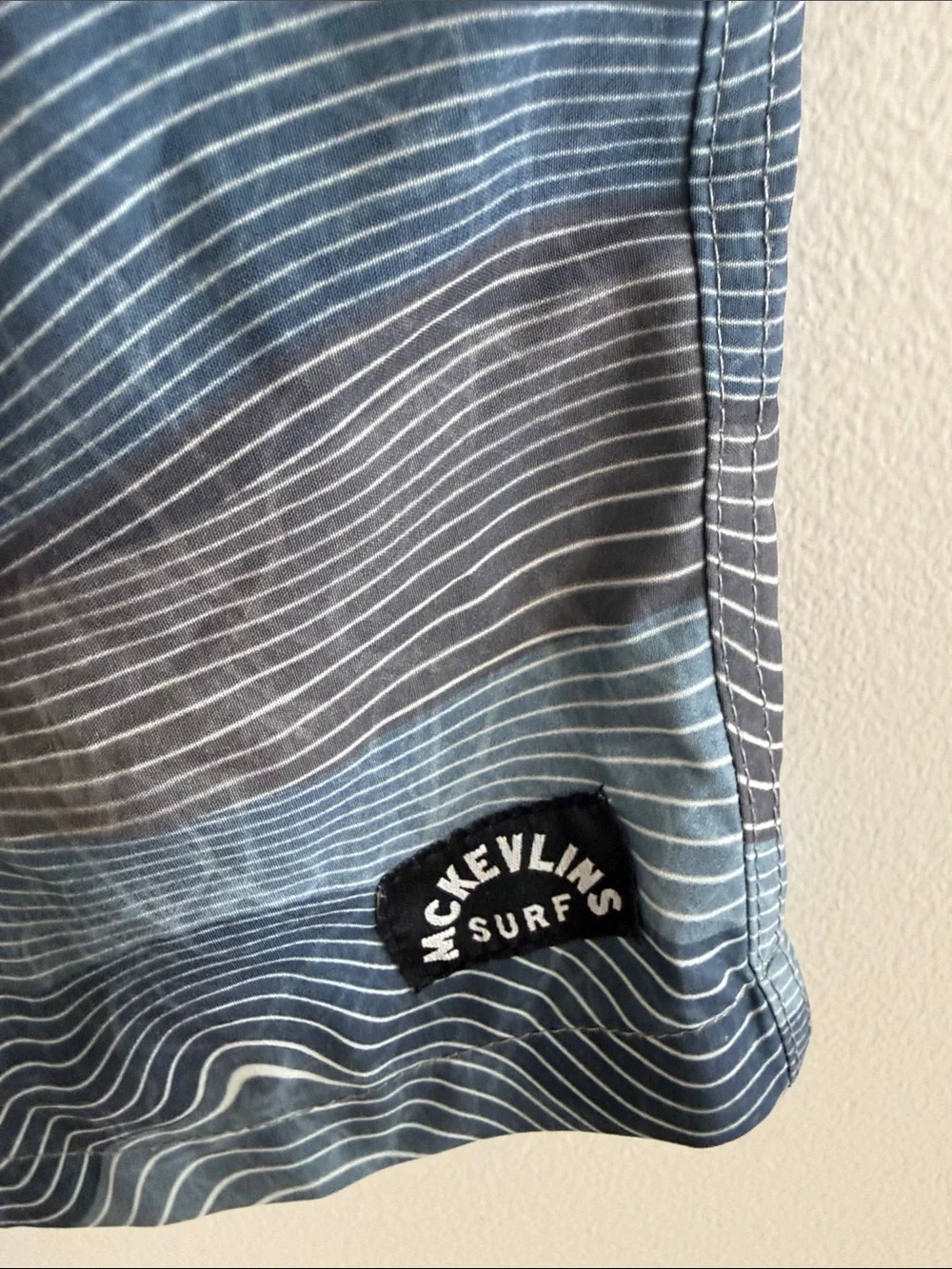 Men's Blue Wave-Print Swim Trunks